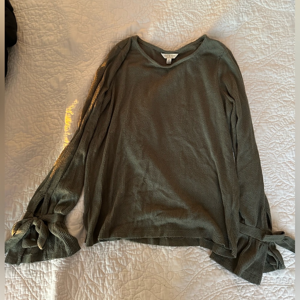 Lucky Brand Lightweight Olive Color Sweater